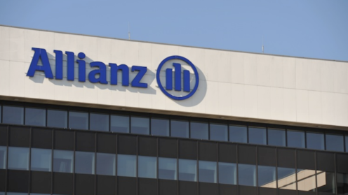Ausschnitt des Allianz Firmengebäudes mit Logo