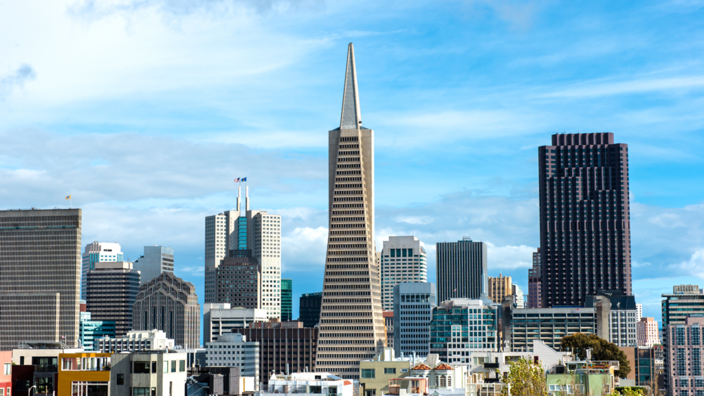 Die Transamerica Pyramid im Häusermeer