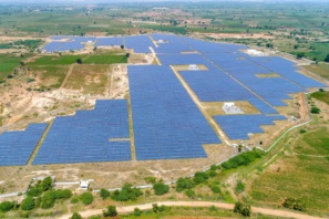 Luftaufnahme eines Solarpark-Projekts von ThomasLloyd in Indien