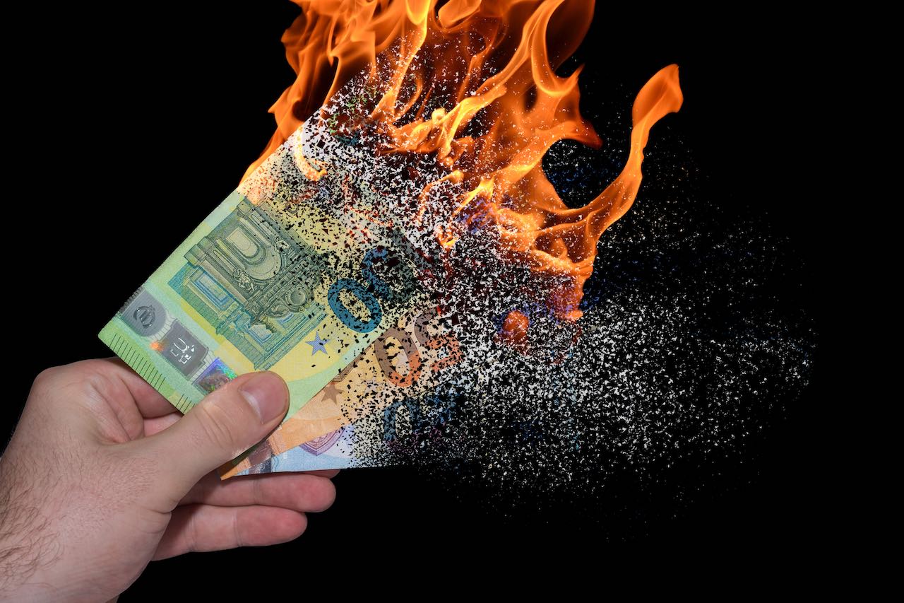 Brennende Euroscheine
