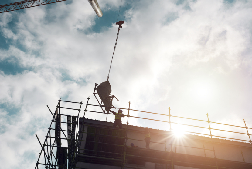 Baustelle mit Gegenlicht