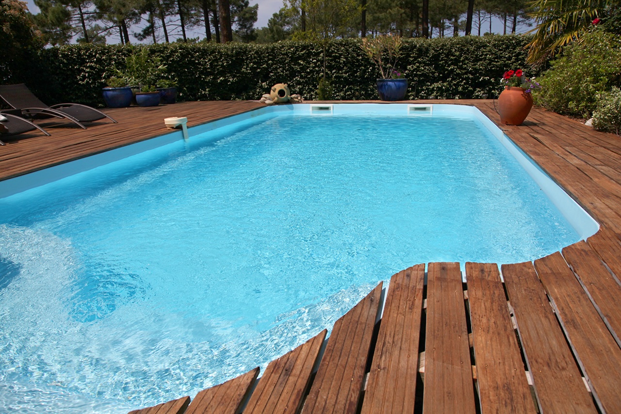 nahaufnahme des privaten swimmingpool