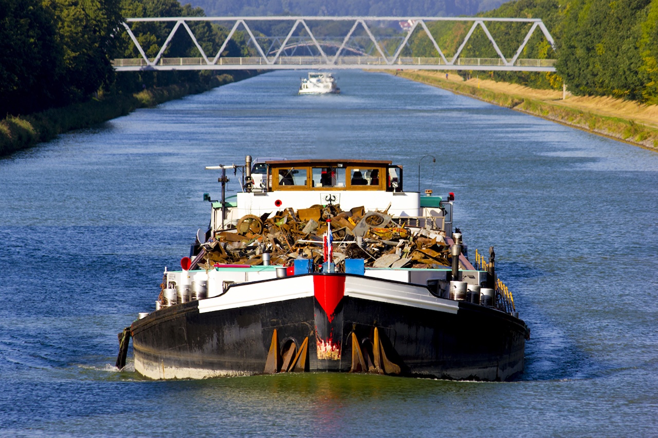 Binnenschiff auf dem Mittellandkanal