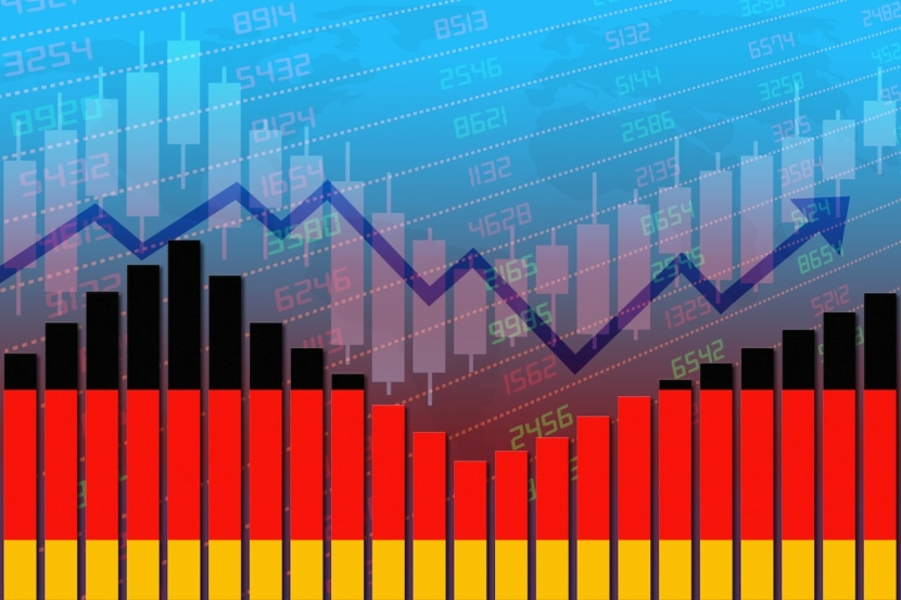 Flagge von Deutschland auf Balkendiagramm-Konzept der wirtschaftlichen Erholung und Verbesserung der Wirtschaft nach der Krise wie Covid-19 oder anderen Katastrophen, da Wirtschaft und Unternehmen wieder öffnen.